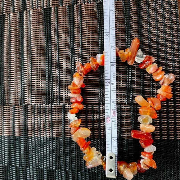 Pretty Polished Rock & Bracelet Clear Orange Brown & Amber Colour on an Elastic - Picture 7 of 7